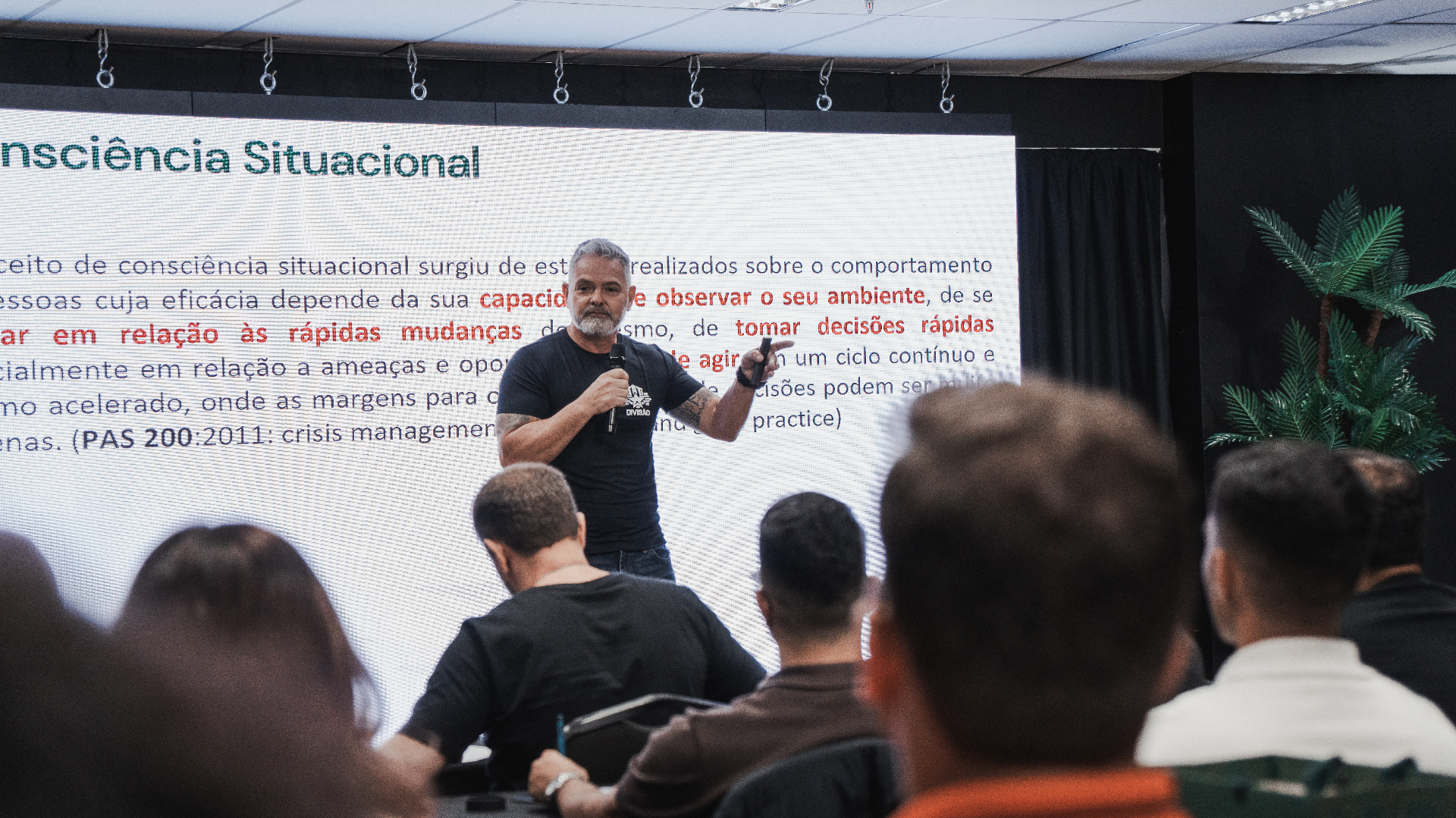 Palestra sobre consciência situacional durante a Imersão Comando